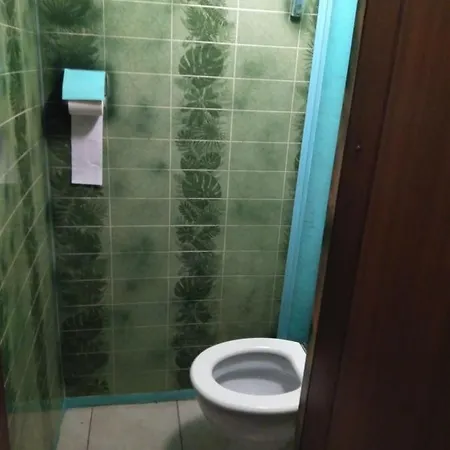 In - Nearby Station بيت ضيافة أنتويرب